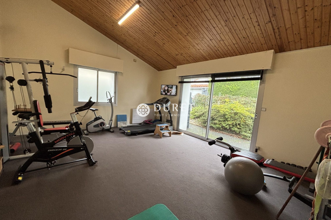 Louer Bureau Bureau, Aubigny-Les Clouzeaux 90 m2 - LP2863-DURET