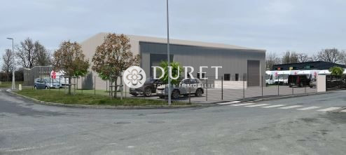 Louer Local professionnel Local professionnel, La Roche-sur-Yon 175 m2 - LP2953-DURET