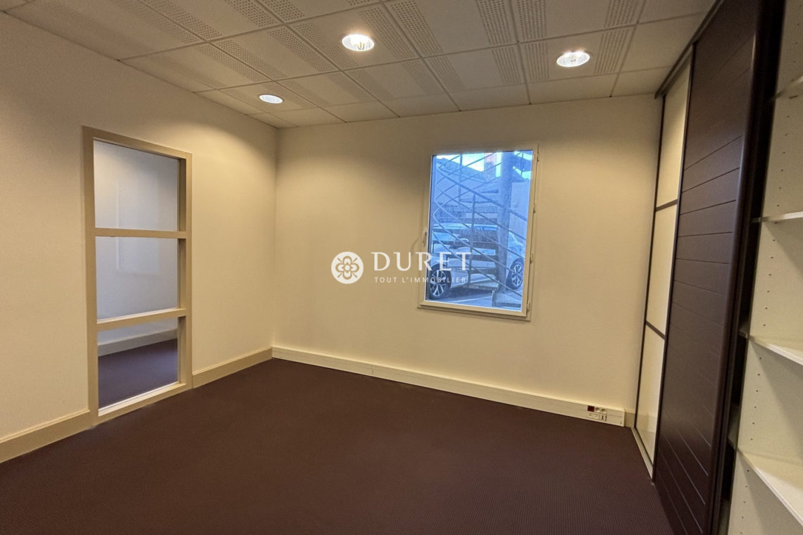Louer Bureau Bureau, La Roche-sur-Yon 80 m2 - LP3017-DURET