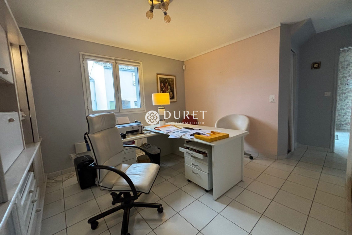 Louer Bureau Bureau, Challans 98 m2 - LP3013-DURET