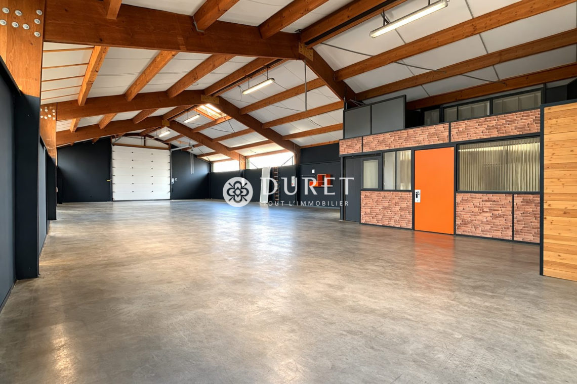 Louer Local professionnel Local professionnel, Saint-Gilles-Croix-de-Vie 300 m2 - LP3063-DURET