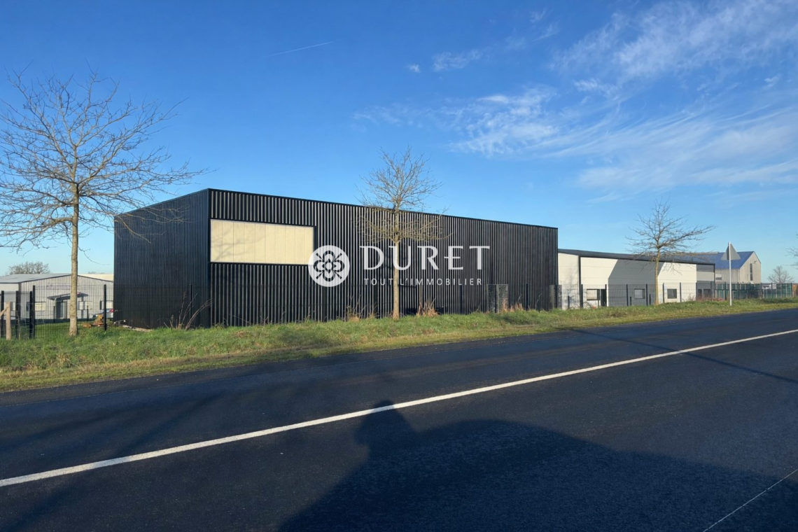 Louer Local professionnel Local professionnel, Aizenay 391 m2 - LP3039-DURET