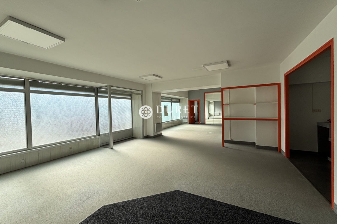 Louer Local commercial Local commercial, Montaigu-Vendée 130 m2 - LP2851-DURET