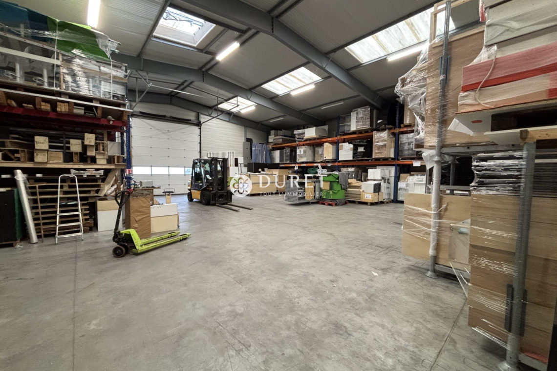 Acheter Local professionnel Local professionnel, Montaigu-Vendée 2300 m2 - VP3104-DURET