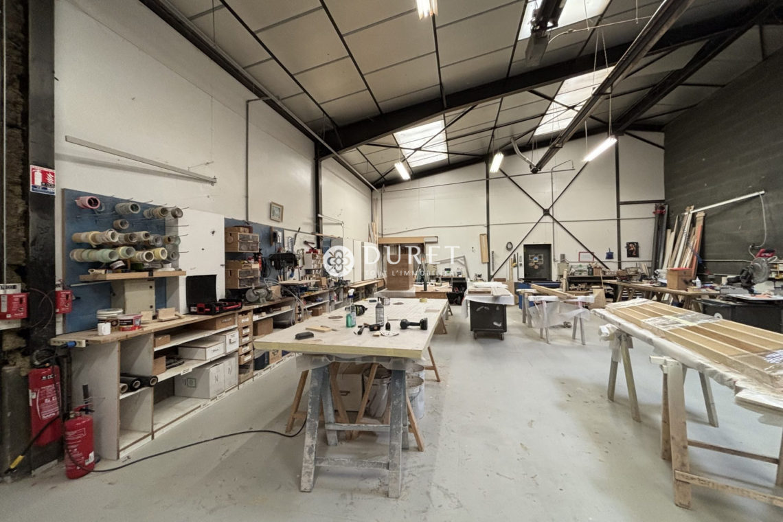 Acheter Local professionnel Local professionnel, Montaigu-Vendée 2300 m2 - VP3104-DURET