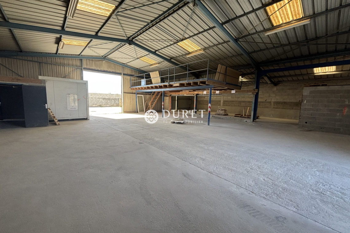Acheter Local professionnel Local professionnel, Fontenay-le-Comte 450 m2 - VP3103-DURET
