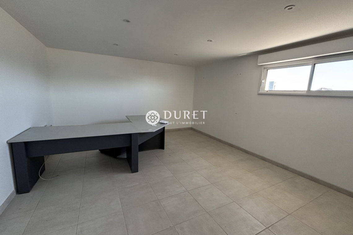 Acheter Local professionnel Local professionnel, Fontenay-le-Comte 450 m2 - VP3103-DURET