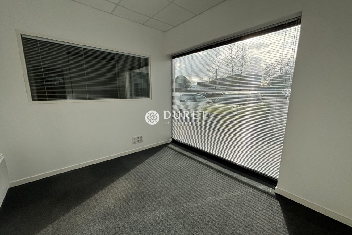 Louer Local commercial Local commercial, La Roche-sur-Yon 66 m2 - LP3102-DURET