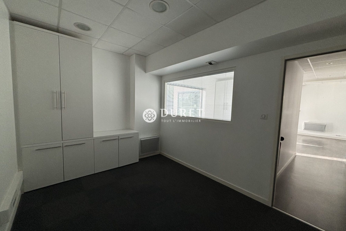 Louer Local commercial Local commercial, La Roche-sur-Yon 66 m2 - LP3102-DURET