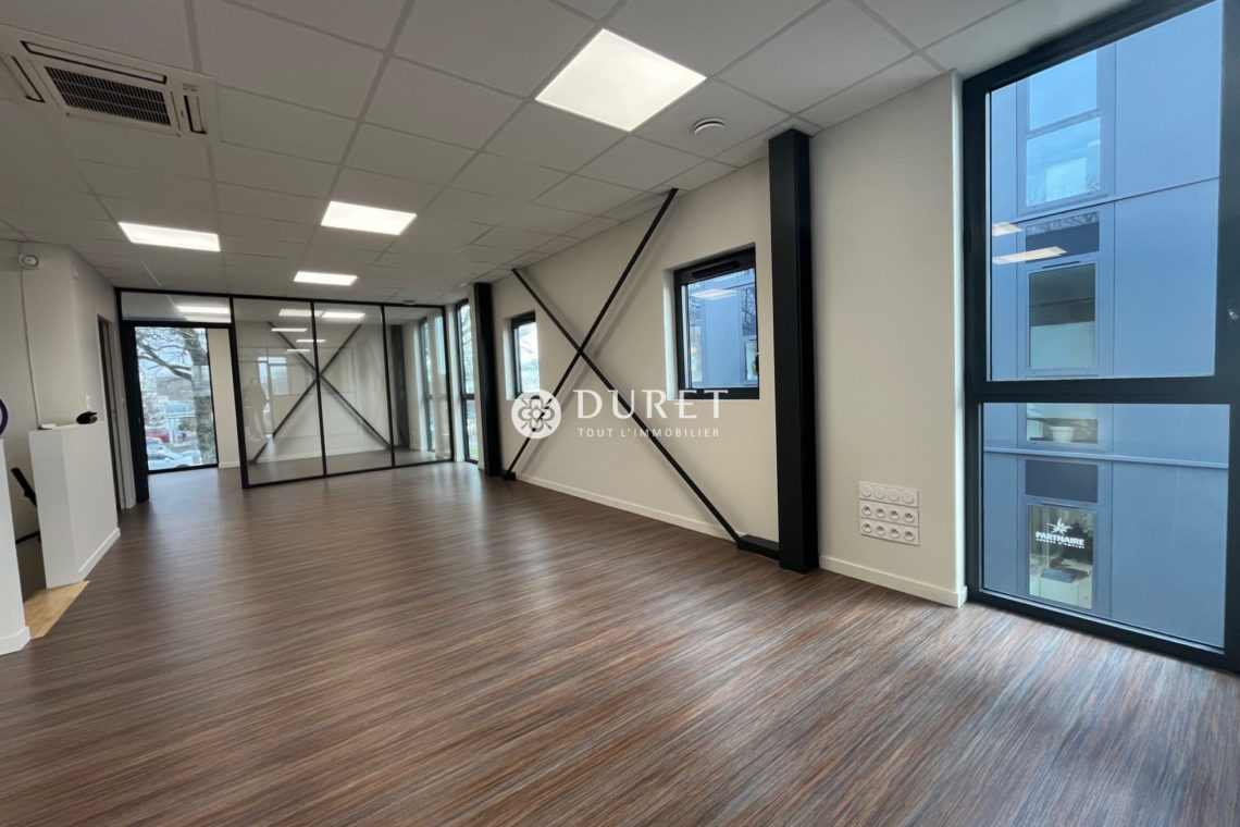Louer Bureau Bureau, CHALLANS 108 m2 - LP2307-DURET