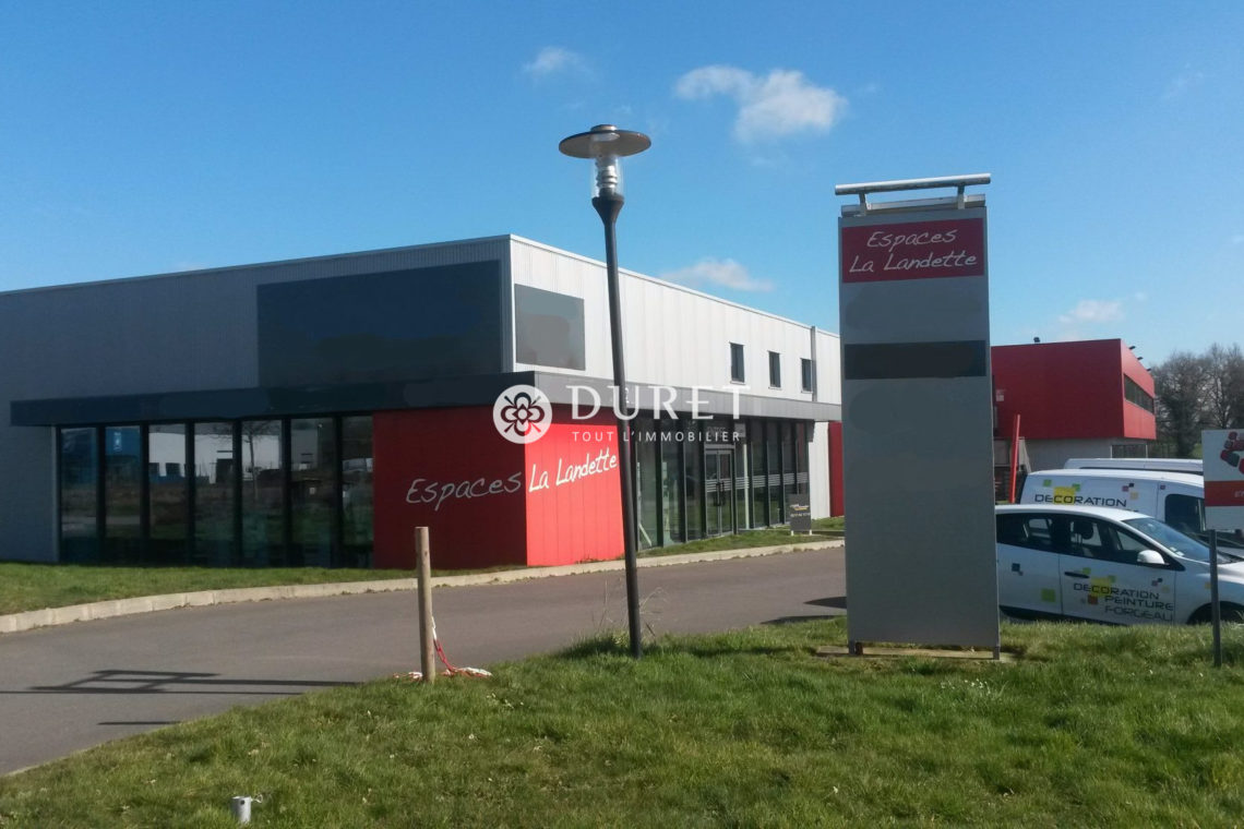 Louer Local commercial Local commercial, La Roche-sur-Yon 155 m2 - LP2633-DURET