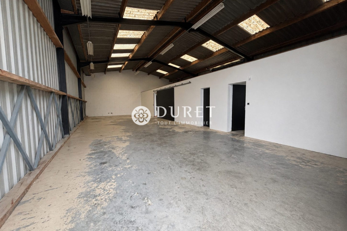 Louer Local professionnel Local professionnel, Sallertaine 174 m2 - LP3120-DURET