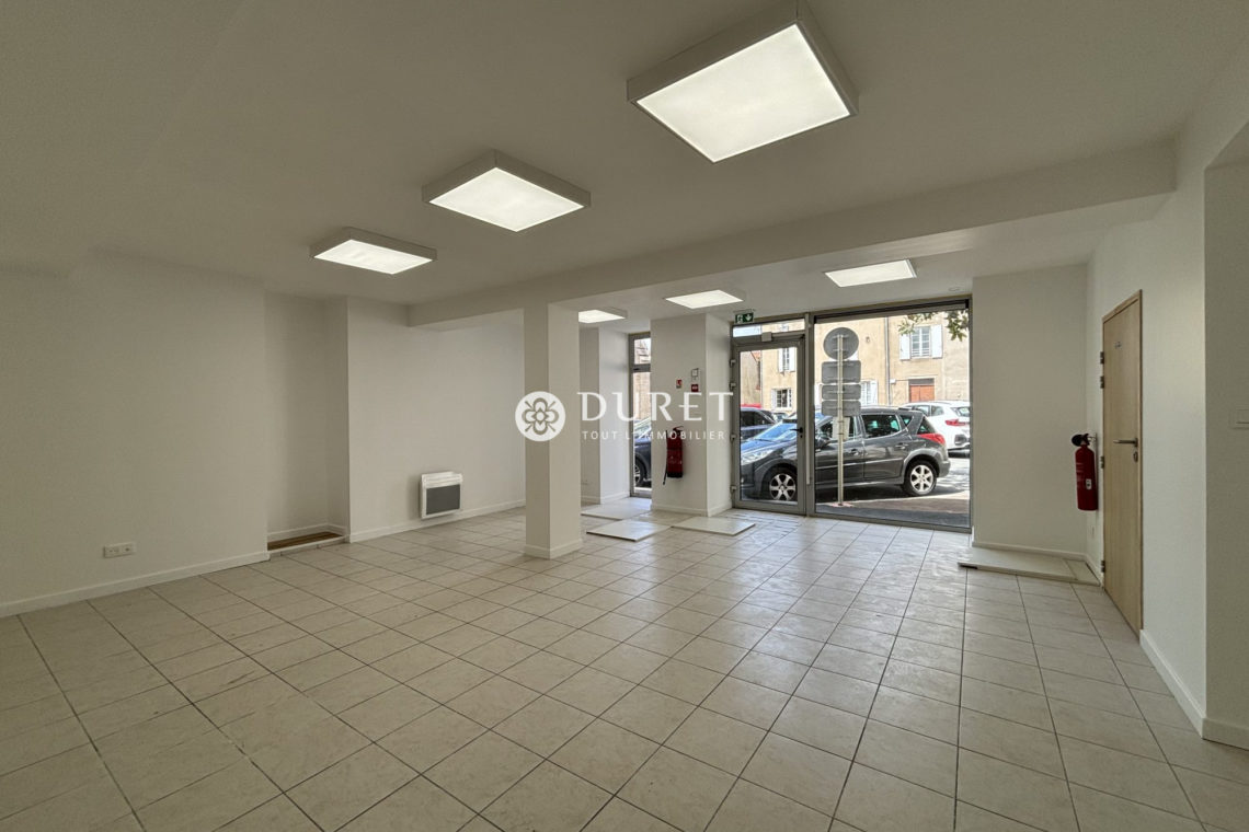 Louer Local commercial Local commercial, Montaigu-Vendée 66 m2 - LP3176-DURET