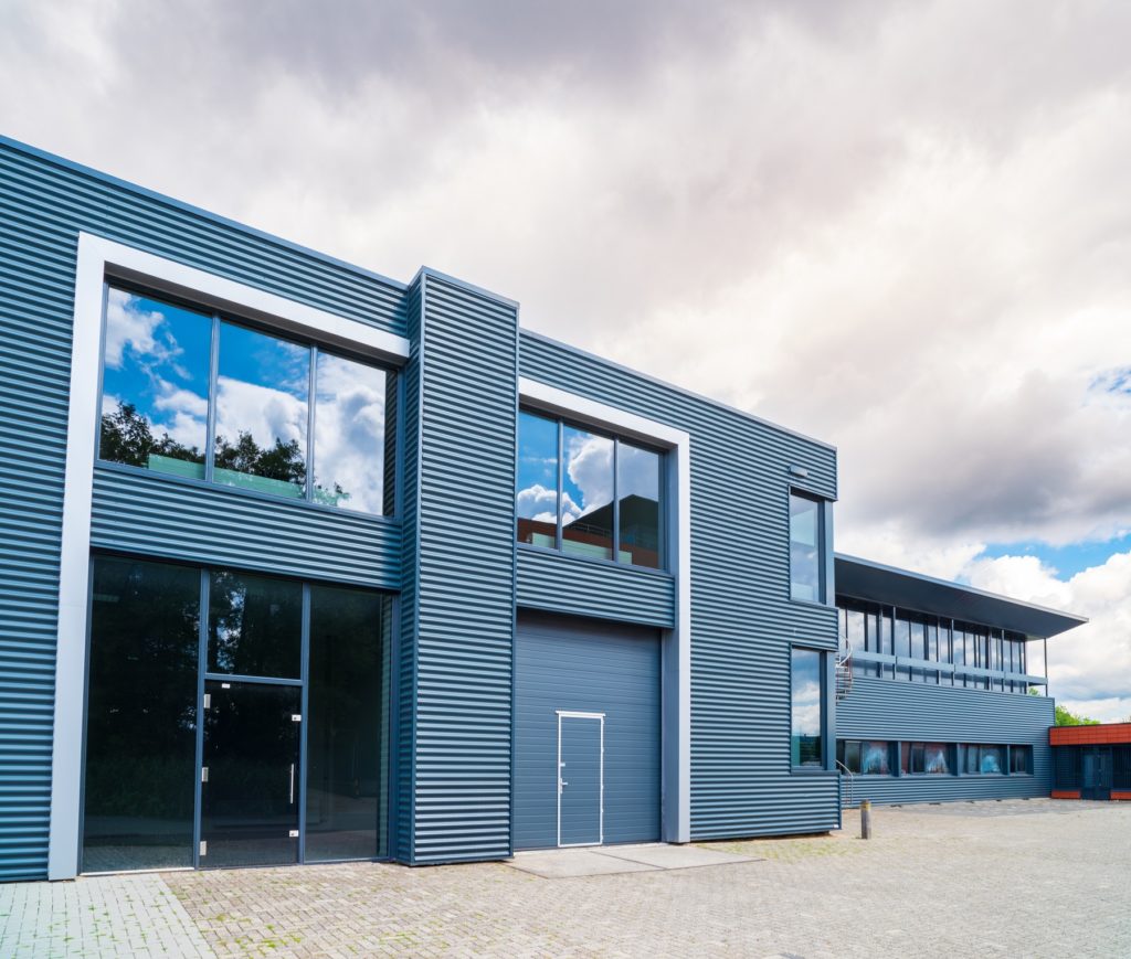 Acheter ou louer ses locaux professionnels en 2026 ?