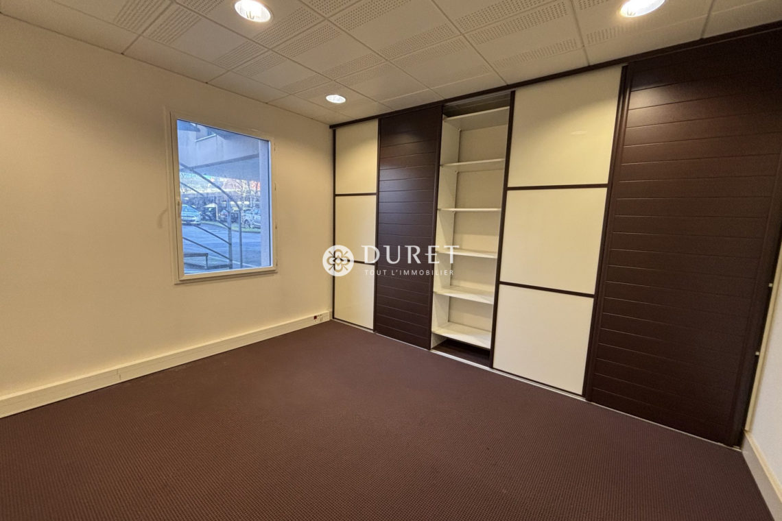 Louer Bureau Bureau, La Roche-sur-Yon 140 m2 - LP3041-DURET