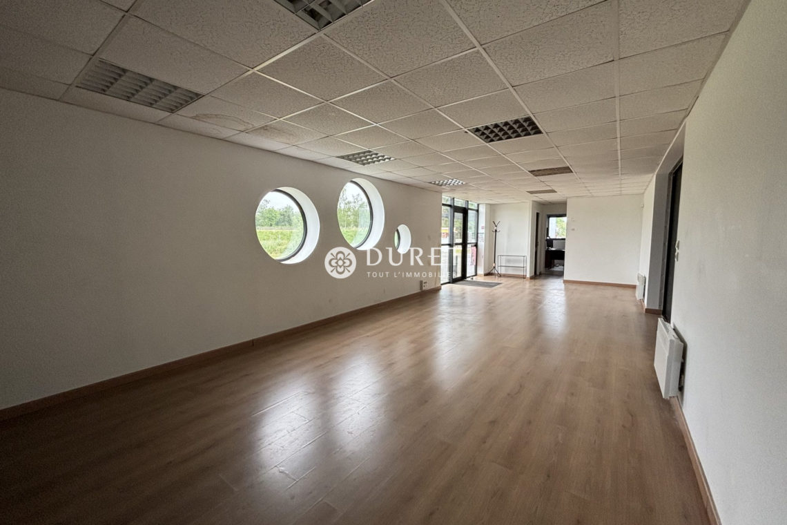 Louer Local professionnel Local professionnel, Sallertaine 174 m2 - LP3120-DURET