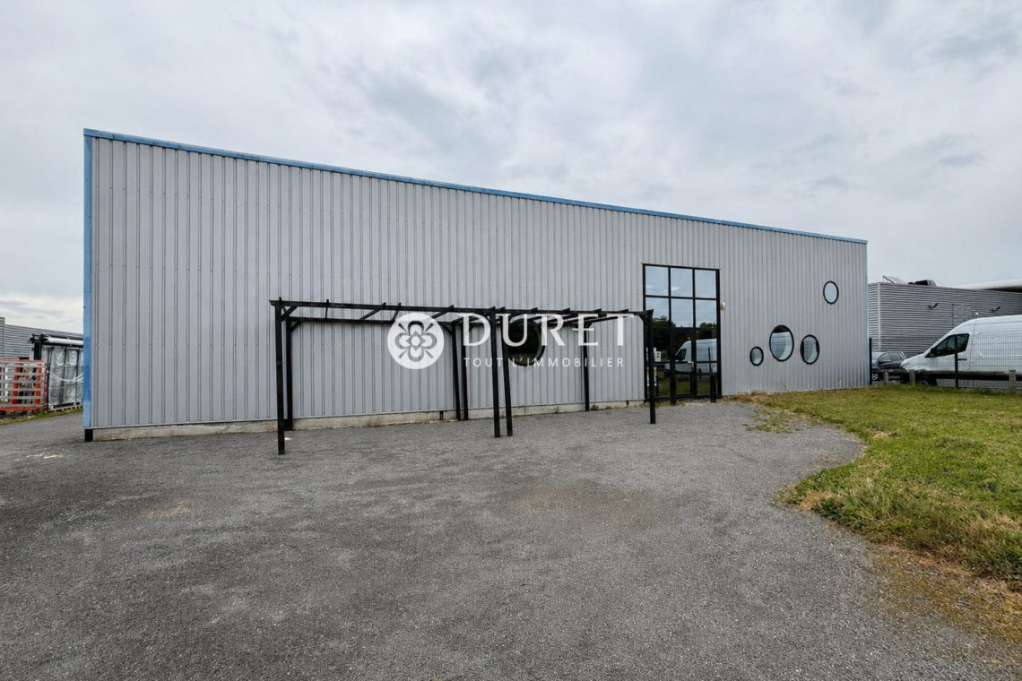 Louer Local professionnel Local professionnel, Sallertaine 174 m2 - LP3120-DURET