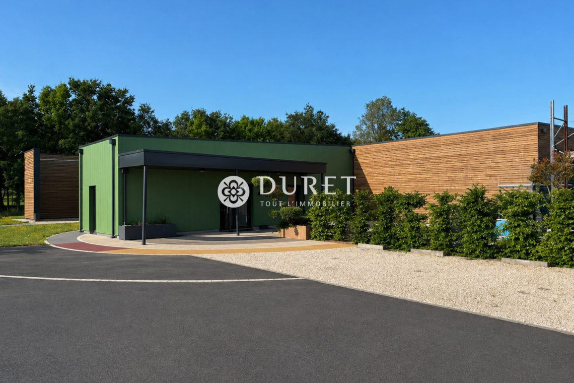 Louer Local professionnel Local professionnel, Landeronde 690 m2 - LP3128-DURET