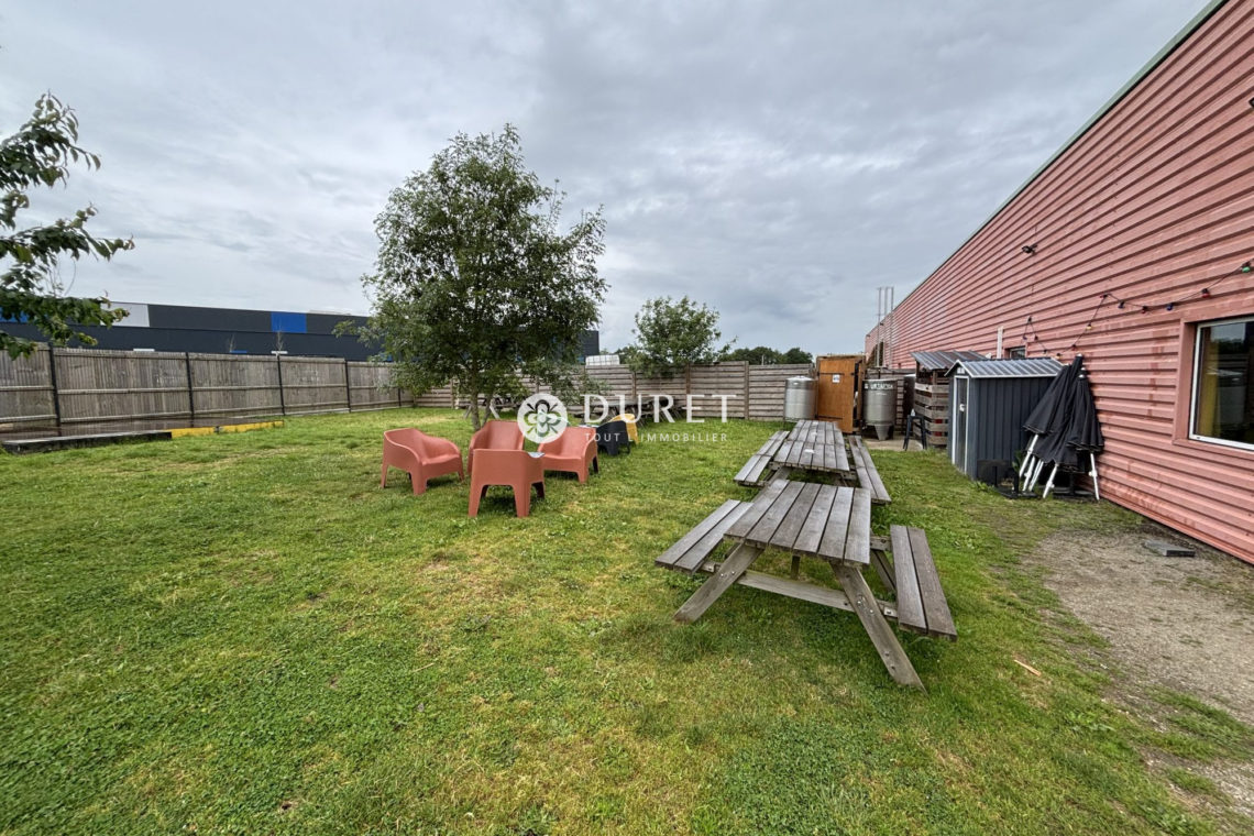 Louer Local professionnel Local professionnel, Clisson 200 m2 - LP3154-DURET