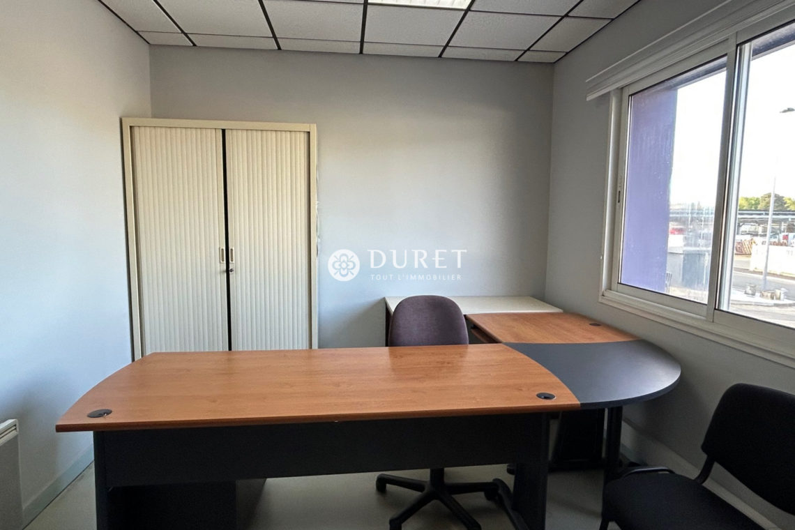 Louer Local professionnel Local professionnel, Essarts en Bocage 678 m2 - LP3158-DURET