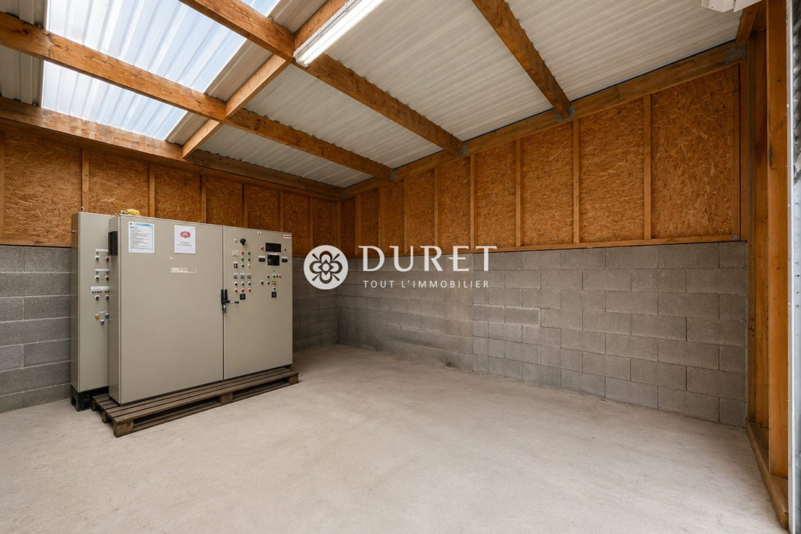 Louer Local professionnel Local professionnel, Montaigu-Vendée 350 m2 - LP3181-DURET