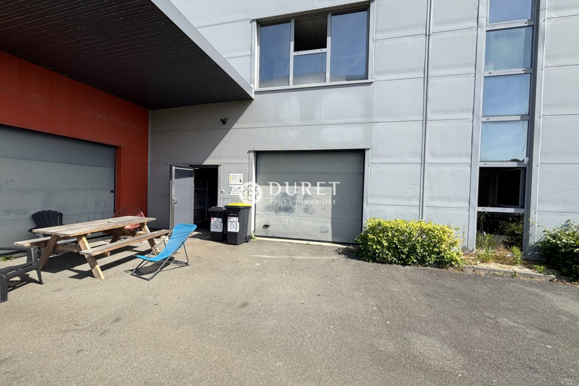 Louer Local professionnel Local professionnel, La Roche-sur-Yon 177 m2 - LP3192-DURET