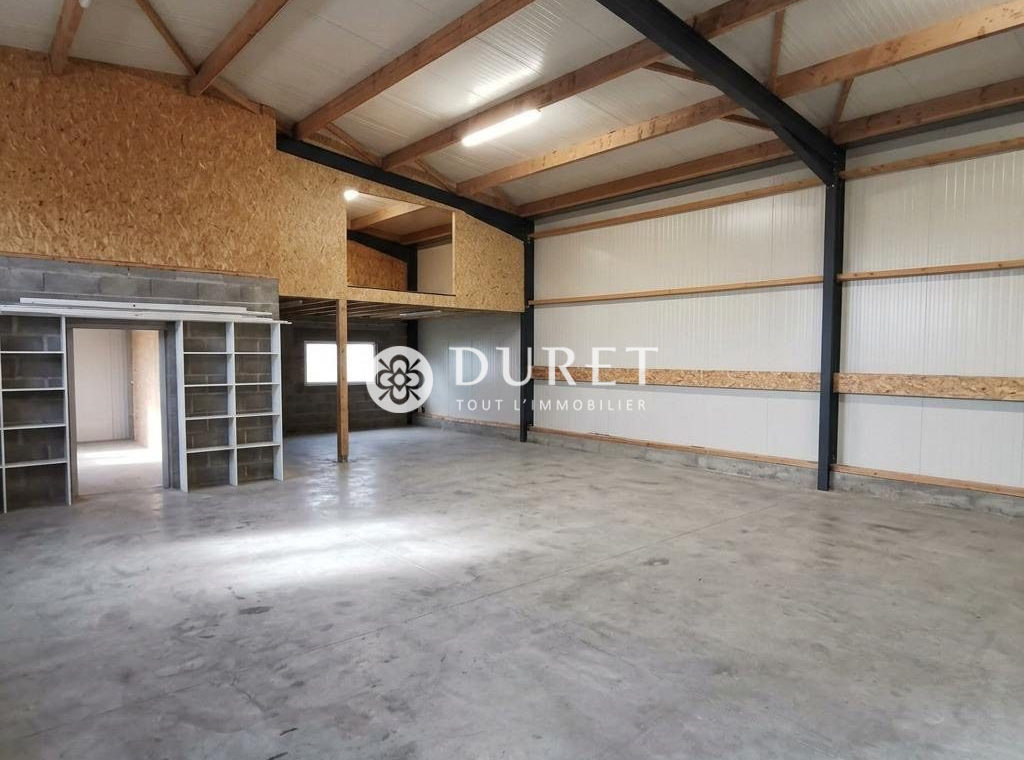 Louer Local professionnel Local professionnel, Montréverd 370 m2 - LP3242-DURET