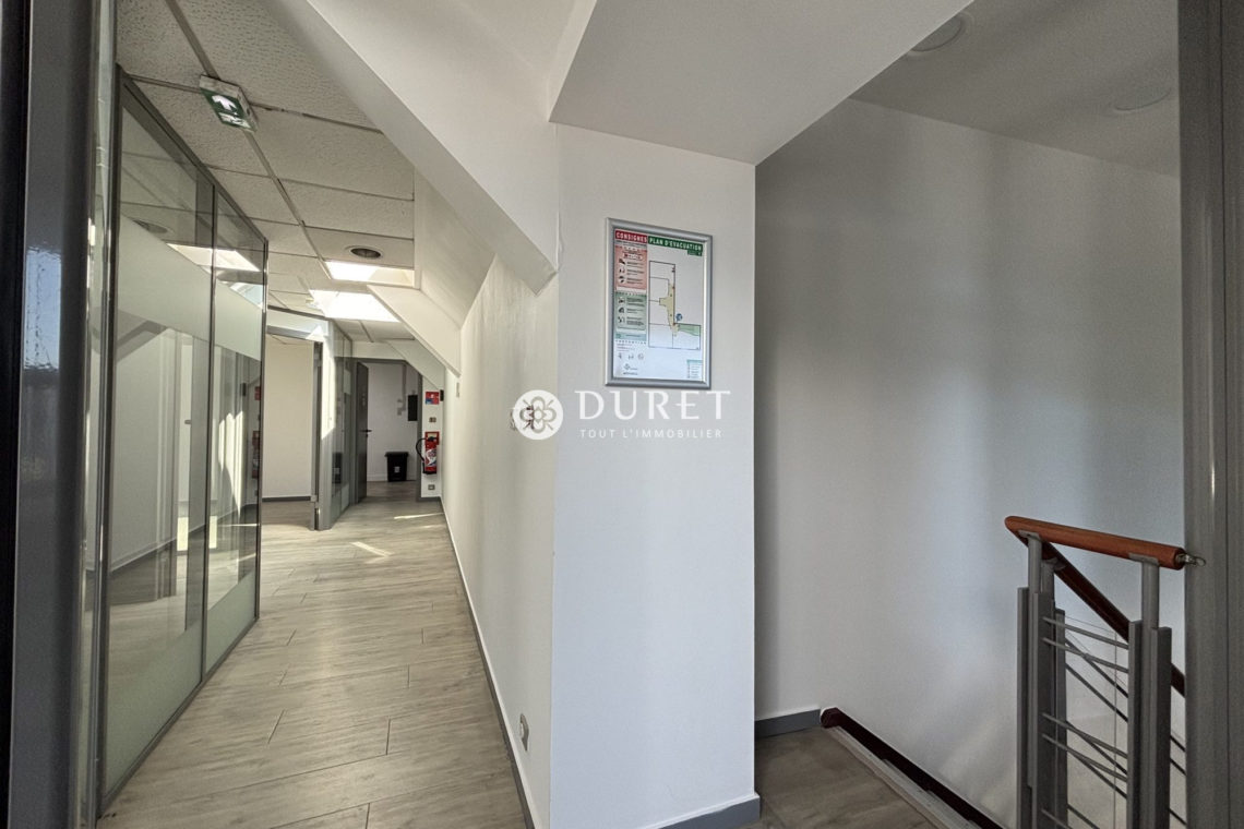 Louer Bureau Bureau, Saint-Gilles-Croix-de-Vie 62 m2 - LP3263-DURET