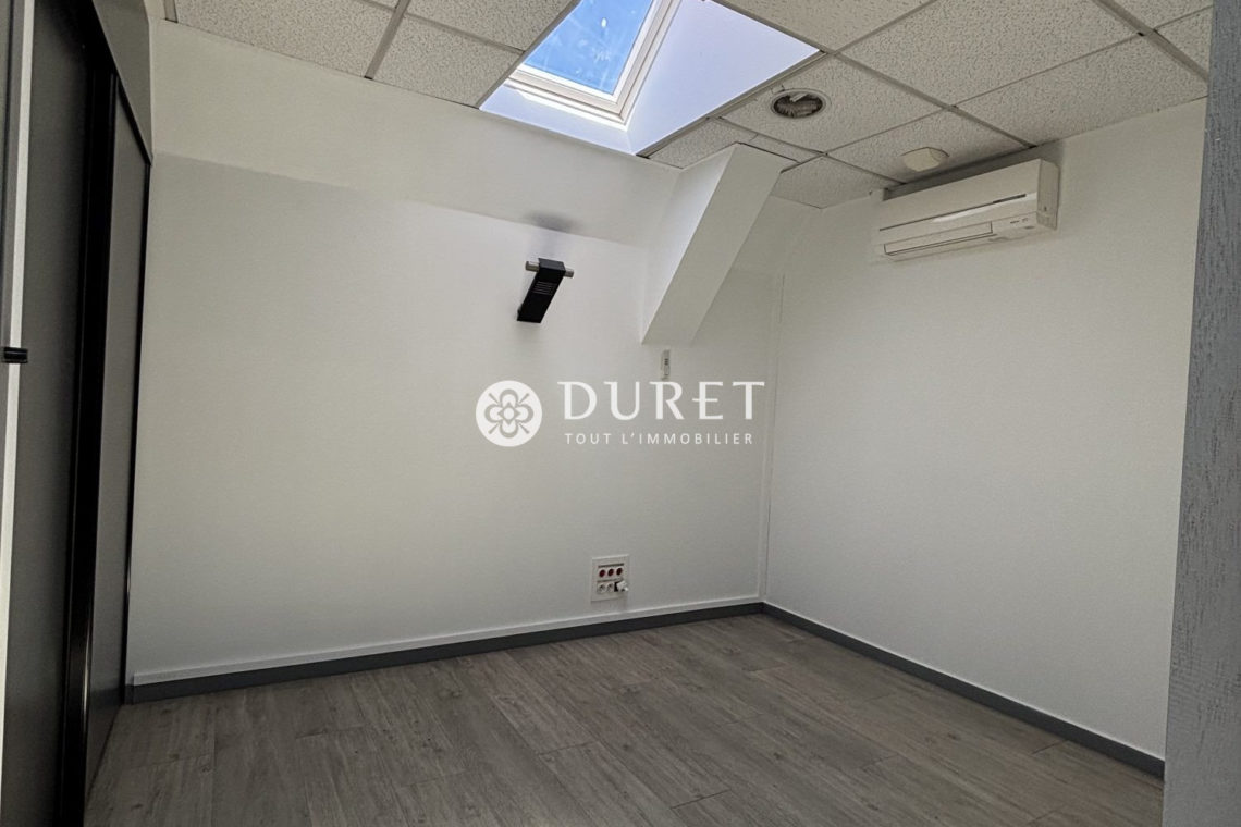 Louer Bureau Bureau, Saint-Gilles-Croix-de-Vie 62 m2 - LP3263-DURET