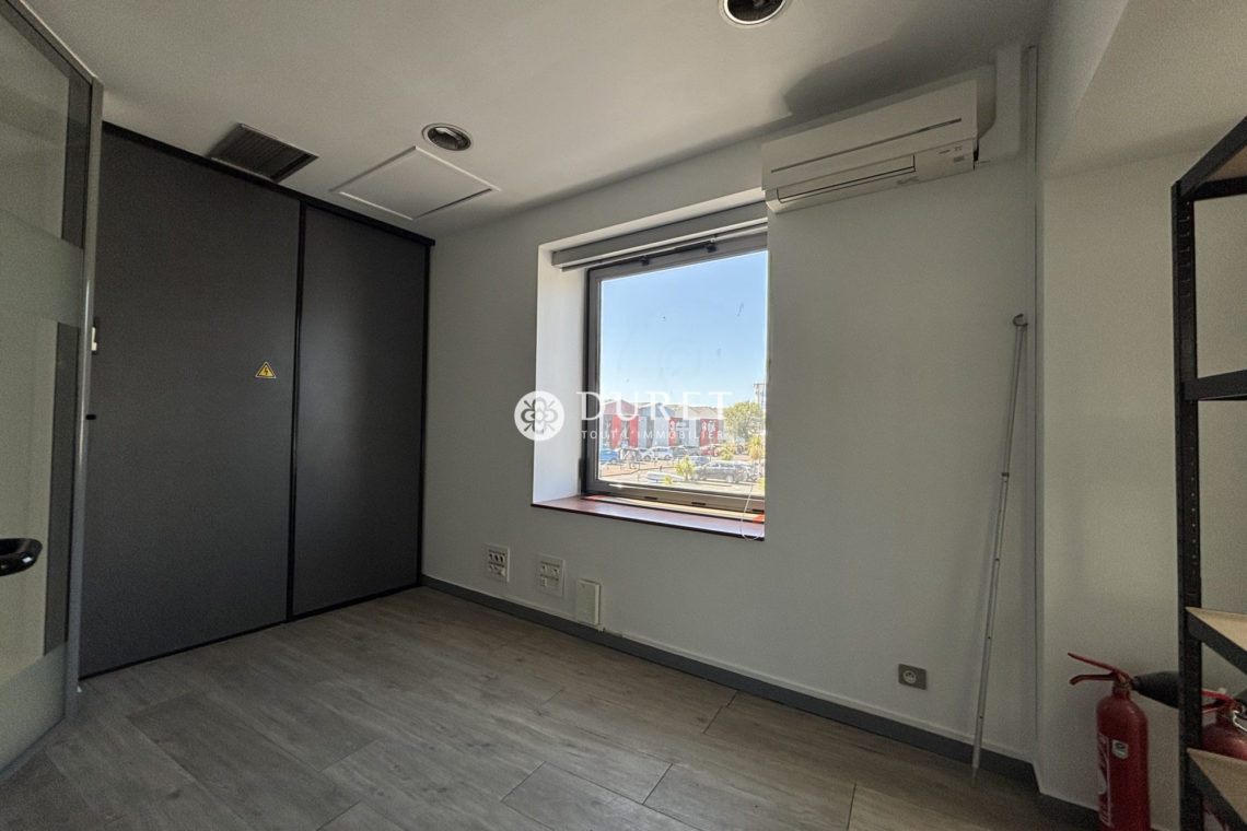 Louer Bureau Bureau, Saint-Gilles-Croix-de-Vie 62 m2 - LP3263-DURET