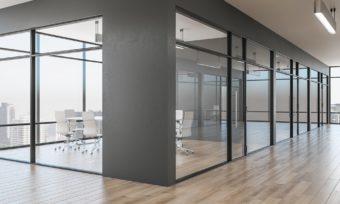 Vendre ou conserver son local professionnel : comment faire le bon choix ?